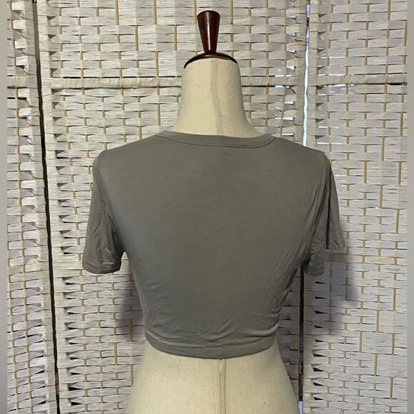 NWOT Naked wardrobe cropped gray short sleeve T-shirt size large - Picture 3 of 8